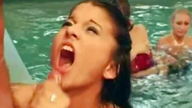 Vô gia cư gái, một cảnh sát phim sex thoi trung co da nâu - DigitalPlayground
