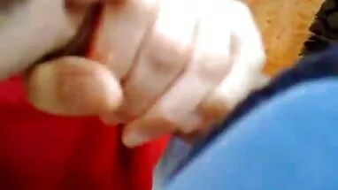 Ngăm xnxx co trang đen và vàng là một trong đầu gối của họ bắt kem trên mặt