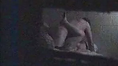 2 phim set co trang hay cô gái, 1 bé trai shit