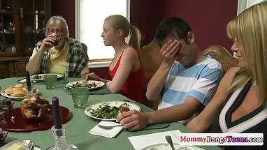 Lừa dối mommy phim sex thời cổ đại