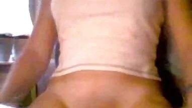 bị gián đoạn gõ cô trang dạy sex