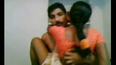 Cô thích cởi quần áo đầu phim sex co giao trang trong khi xem bạn