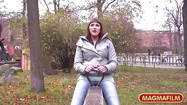 Kathy sex co trang cuc hay Anderson đi điên trên một bãi biển nhiệt đới .